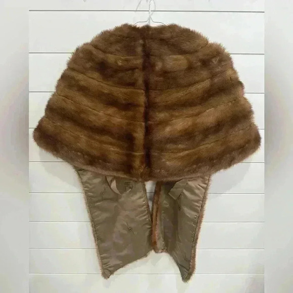 Fur Stole Ronley Goldring’s - Picture 2 of 4